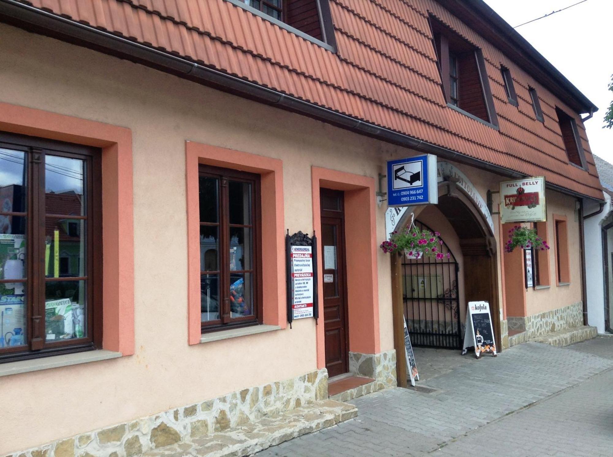 Ubytovanie Anka Sučanská Čachtice Esterno foto